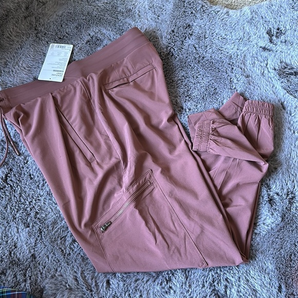 NEW Athleta Venture Pants Womens Size 6 Stretch Comfort Performance UPF Workout - Picture 2 of 11